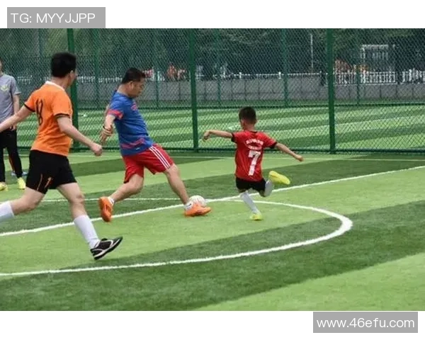 足球明星与孩子们的温馨瞬间分享,感受亲情与快乐的完美结合 足球明星与孩子们的温馨瞬间分享,感受亲情与快乐的完美结合